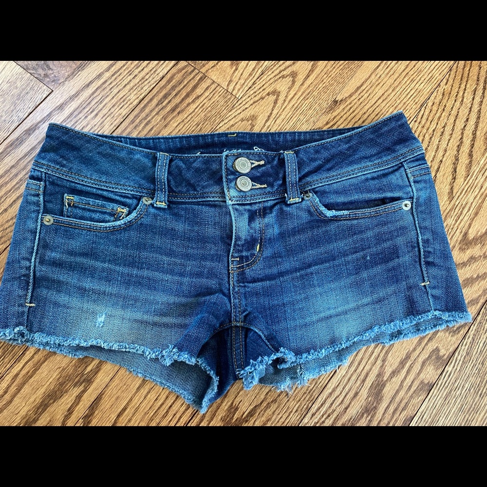 Distressed stretch AE shorts size 4